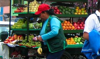 fruit-vendor-miraflores-lima-peru