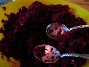 raw-beet-sushi