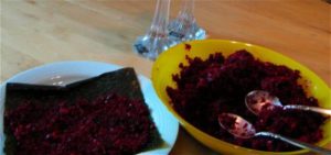 raw-beet-sushi