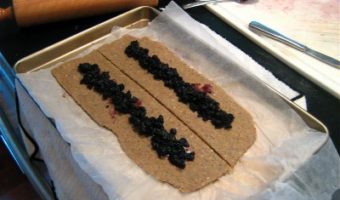 DIY-blueberry-cereal-bars-8