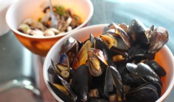 how-to-steam-mussels-white-wine