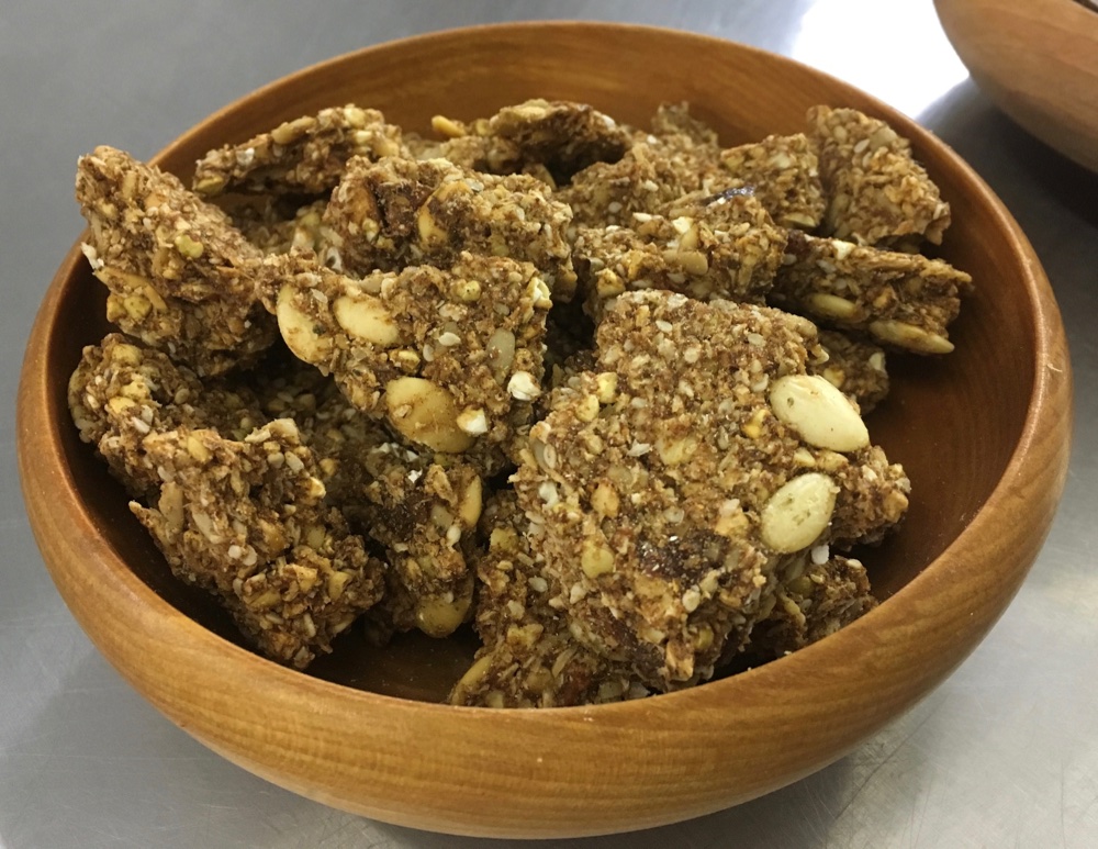 raw-dehydrated-granola-academie-vegetale-1