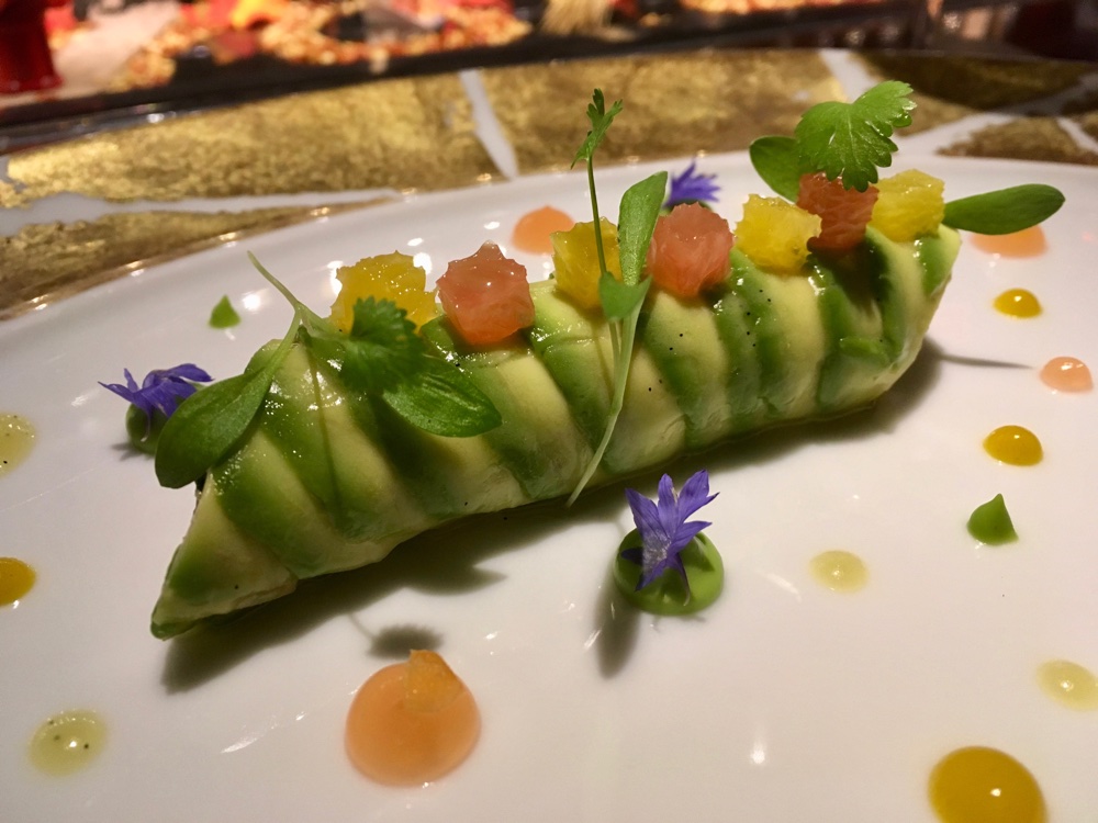 atelier-de-joel-robuchon-montreal-avocado-crab