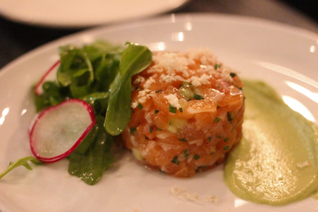 le-blumenthal-salmon-tartare-horseradish