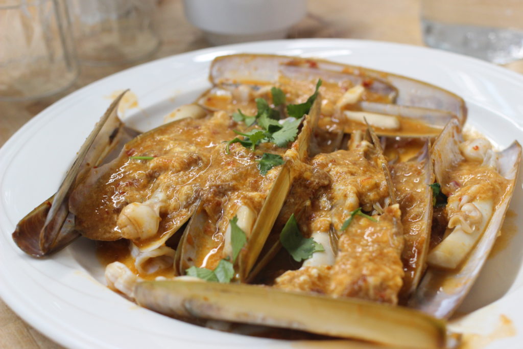 sambal razor clams