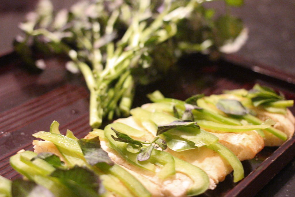 cauliflower focaccia with green peppers and watercress with dry Otora sake