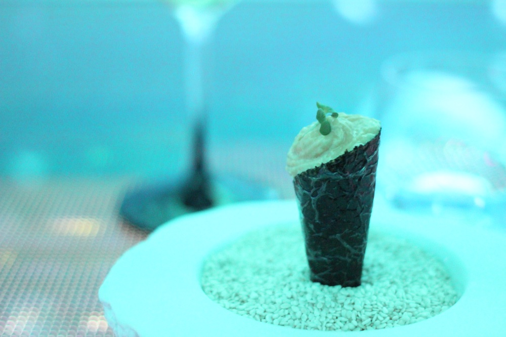 raffles-istanbul-popup-michelin-star-paco-roncero-ice-cream-cone