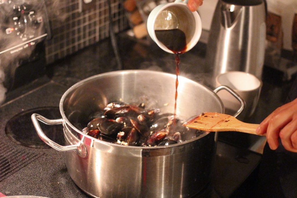 mussels-in-black-bean-sauce-seventh-sister-gluten-free-3